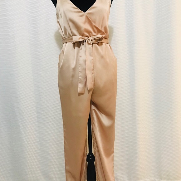 Jumpsuit 💕NWT - Picture 2 of 8